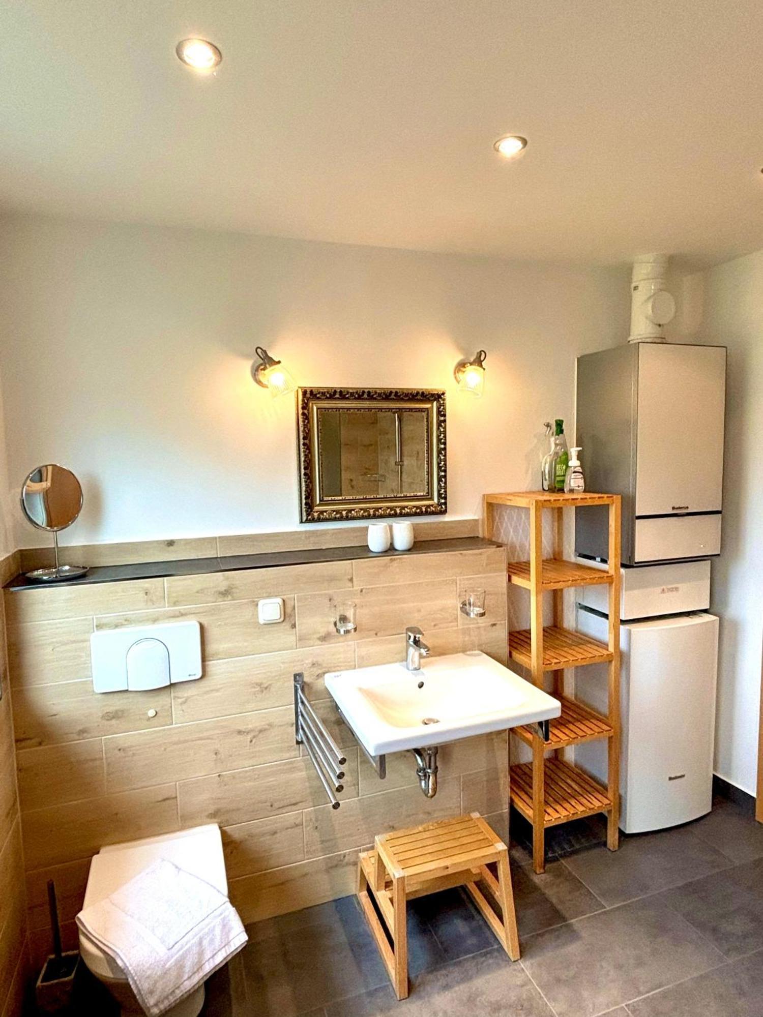 Komfortables Reetdachferienhaus Hasel 1 Puddemin Esterno foto