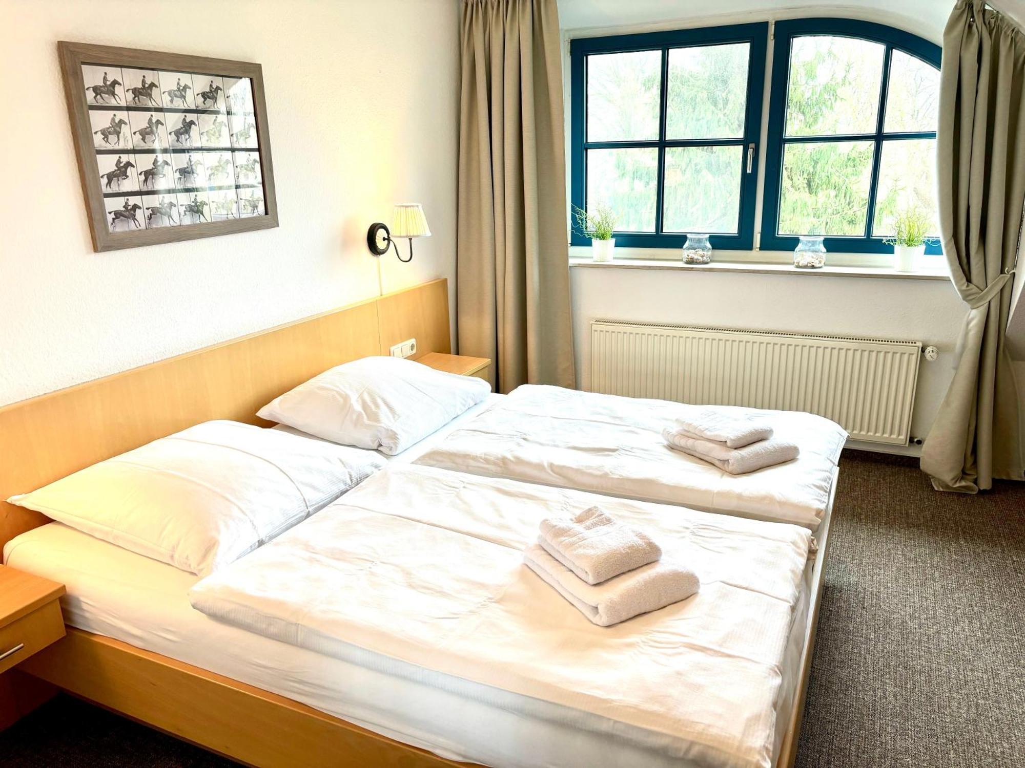 Komfortables Reetdachferienhaus Hasel 1 Puddemin Esterno foto