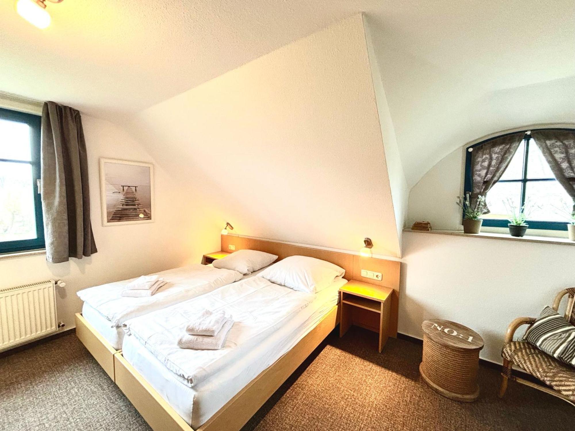Komfortables Reetdachferienhaus Hasel 1 Puddemin Esterno foto